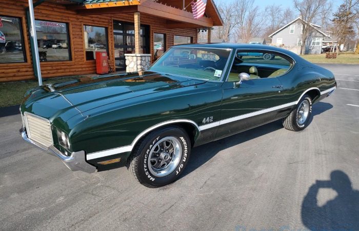 SOLD SOLD - 1972 Oldsmobile Cutlass 442