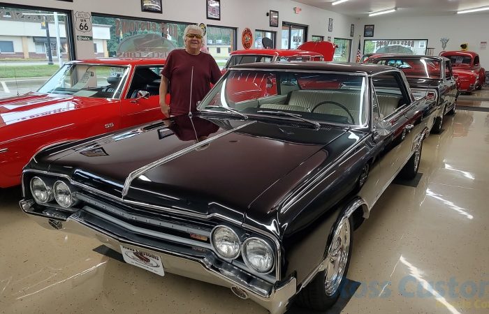 SOLD SOLD - 1965 Oldsmobile Cutlass 442